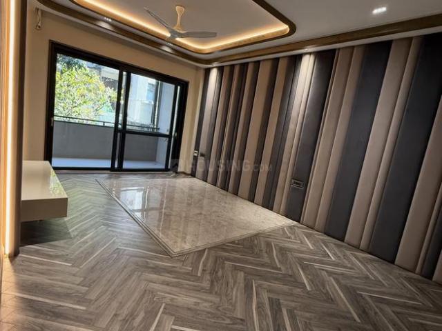 4 BHK Independent Builder Floor in Ashok Vihar for resale New Delhi. The reference number is 19859954