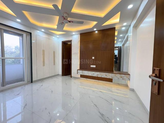 4 BHK Independent Builder Floor in Ashok Vihar for resale New Delhi. The reference number is 19877218