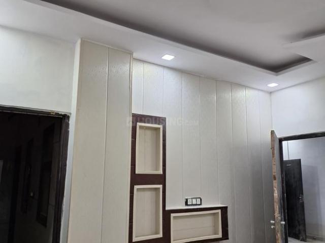 4 BHK Independent Builder Floor in Burari for rent New Delhi. The reference number is 18955813