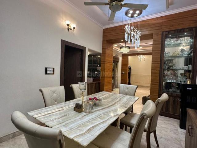 4 BHK Independent Builder Floor in Basavanagudi for resale South Bangalore. The reference number is 15817524