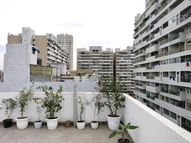4 BHK Independent Builder Floor in Bharat Vihar for resale New Delhi. The reference number is 18138520