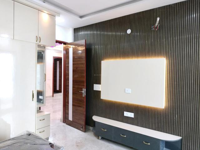 4 BHK Independent Builder Floor in Bharat Vihar for resale New Delhi. The reference number is 19984519