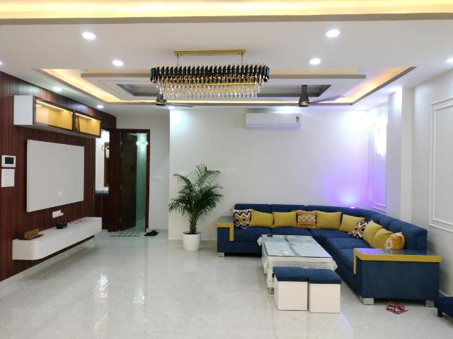 4 BHK Independent Builder Floor in Bharat Vihar for resale New Delhi. The reference number is 20053680