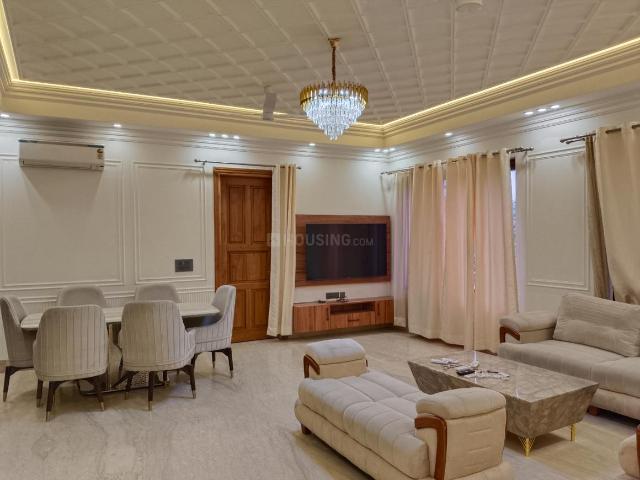 4 BHK Independent Builder Floor in Chittaranjan Park for rent New Delhi. The reference number is 20901973