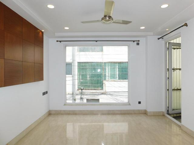 4 BHK Independent Builder Floor in Defence Colony for rent New Delhi. The reference number is 20944493