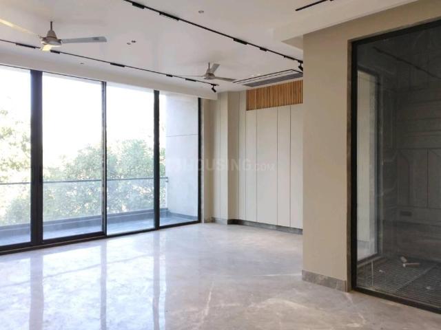 4 BHK Independent Builder Floor in Defence Colony for resale New Delhi. The reference number is 20402195