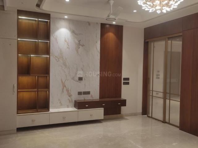 4 BHK Independent Builder Floor in Defence Colony for resale New Delhi. The reference number is 20827957