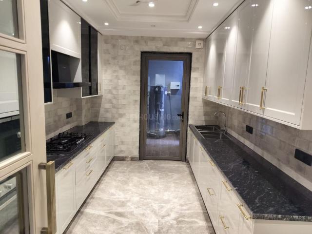 4 BHK Independent Builder Floor in Defence Colony for resale South Delhi. The reference number is 17448666