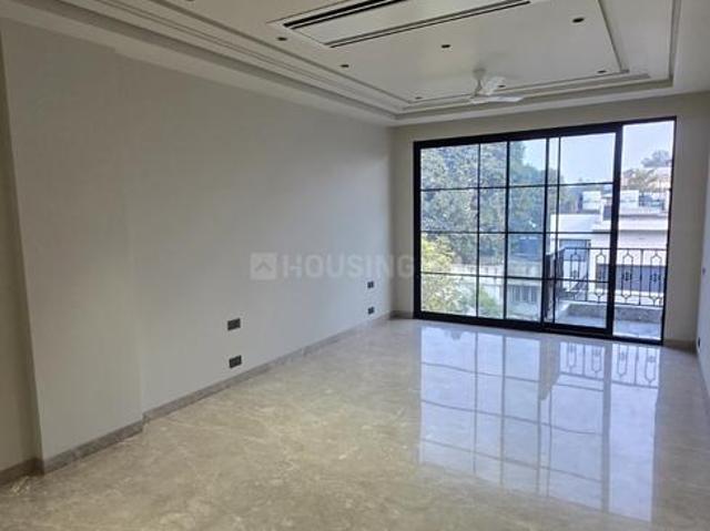 4 BHK Independent Builder Floor in Defence Colony for resale New Delhi. The reference number is 18930054