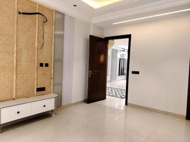 4 BHK Independent Builder Floor in DLF Phase 4 for rent Gurgaon. The reference number is 18922399
