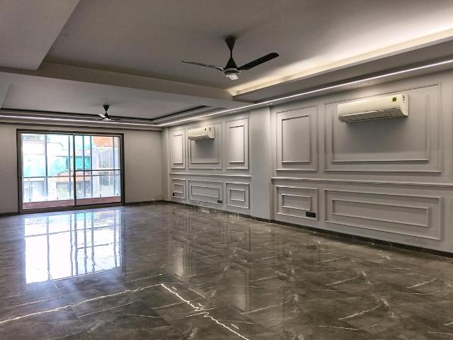 4 BHK Independent Builder Floor in DLF Phase 4 for rent Gurgaon. The reference number is 19738655