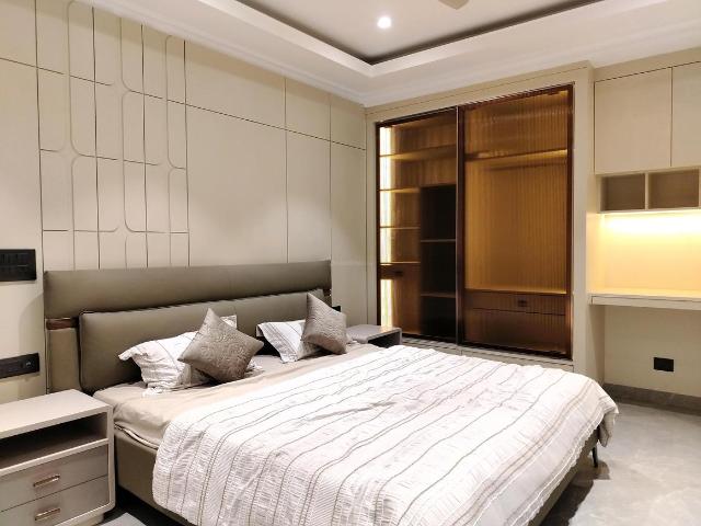 4 BHK Independent Builder Floor in DLF Phase 4 for rent Gurgaon. The reference number is 20697658