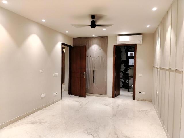 4 BHK Independent Builder Floor in DLF Phase 1 for rent Gurgaon. The reference number is 20697543