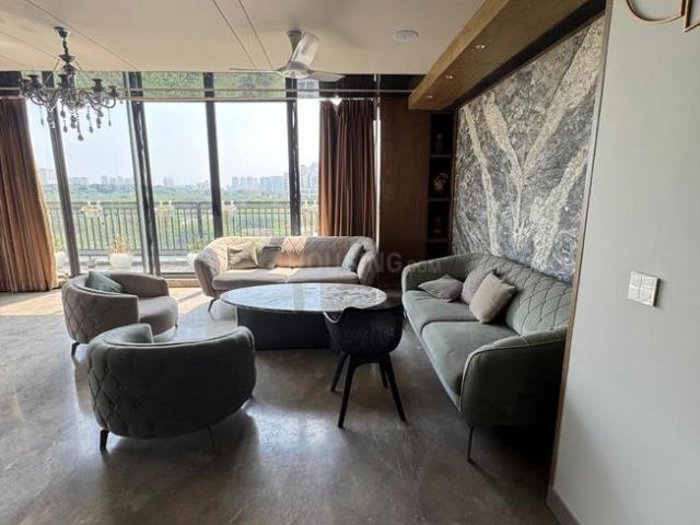 4 BHK Independent Builder Floor in DLF Phase 1 for rent Gurgaon. The reference number is 20040875