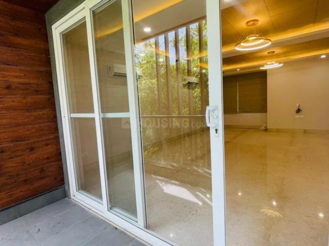 4 BHK Independent Builder Floor in DLF Phase 1 for rent Gurgaon. The reference number is 20336290