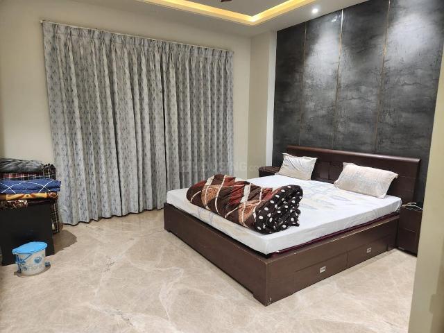 4 BHK Independent Builder Floor in DLF Phase 2 for rent Gurgaon. The reference number is 19692308