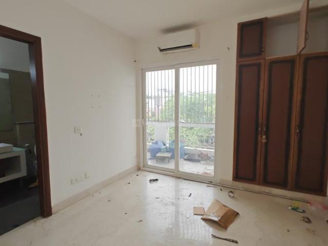 4 BHK Independent Builder Floor in DLF Phase 2 for rent Gurgaon. The reference number is 20346984