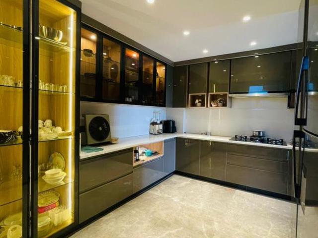 4 BHK Independent Builder Floor in DLF Phase 2 for resale Gurgaon. The reference number is 10253173