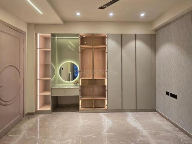 4 BHK Independent Builder Floor in DLF Phase 2 for resale Gurgaon. The reference number is 18787002