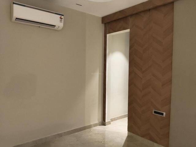 4 BHK Independent Builder Floor in DLF Phase 2 for resale Gurgaon. The reference number is 19381872