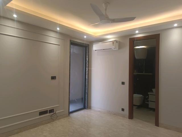 4 BHK Independent Builder Floor in DLF Phase 2 for resale Gurgaon. The reference number is 19583890