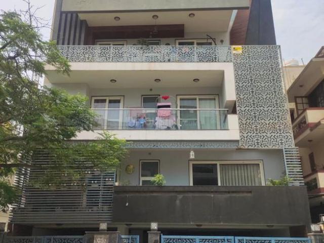 4 BHK Independent Builder Floor in DLF Phase 2 for resale Gurgaon. The reference number is 20862232