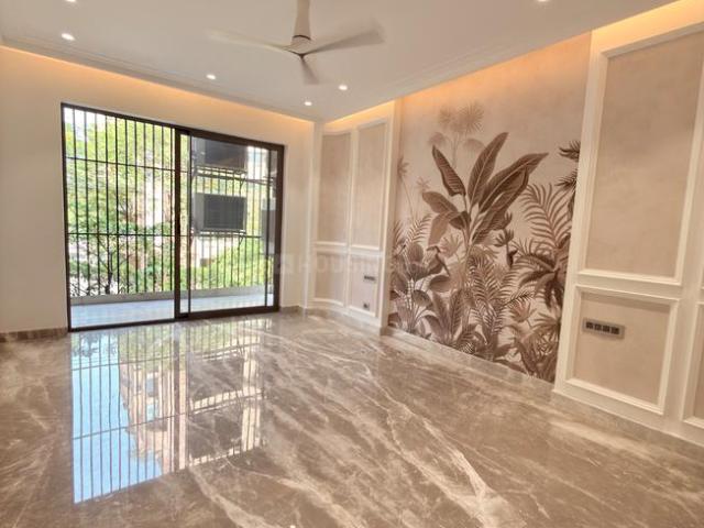 4 BHK Independent Builder Floor in DLF Phase 2 for resale Gurgaon. The reference number is 20813200