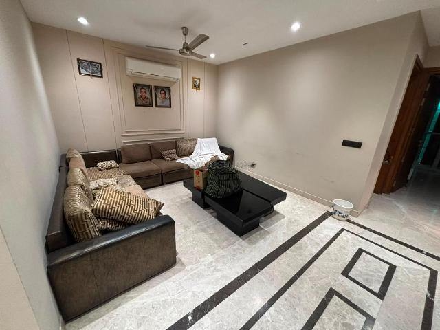 4 BHK Independent Builder Floor in DLF Phase 2 for resale Gurgaon. The reference number is 20922783