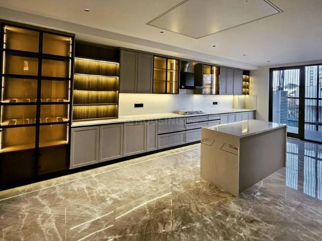 4 BHK Independent Builder Floor in DLF Phase 2 for resale Gurgaon. The reference number is 21011431