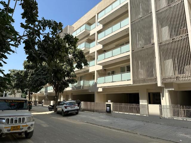 4 BHK Independent Builder Floor in DLF Phase 3 for rent Gurgaon. The reference number is 15931414