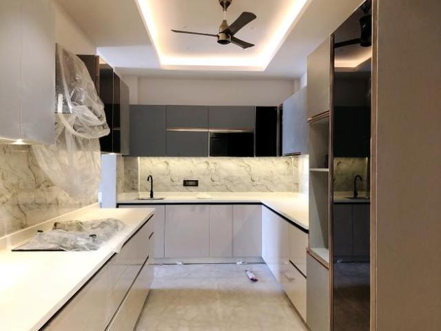 4 BHK Independent Builder Floor in DLF Phase 3 for resale Gurgaon. The reference number is 16013920