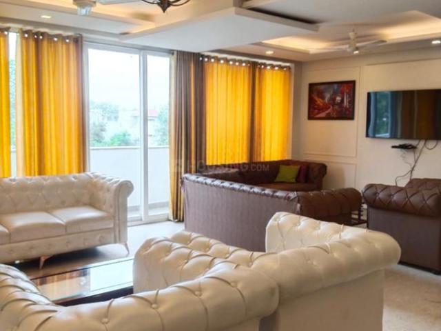 4 BHK Independent Builder Floor in East Of Kailash for rent New Delhi. The reference number is 20482947