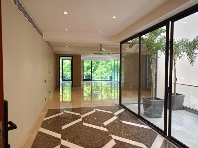 4 BHK Independent Builder Floor in East Of Kailash for resale New Delhi. The reference number is 20391360
