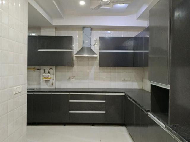 4 BHK Independent Builder Floor in Freedom Fighters Enclave for rent New Delhi. The reference number is 17729160