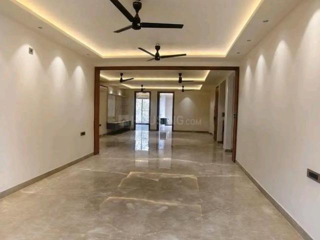 4 BHK Independent Builder Floor in Freedom Fighters Enclave for rent New Delhi. The reference number is 20748952
