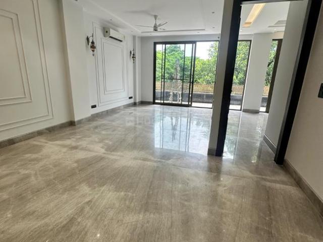 4 BHK Independent Builder Floor in Greater Kailash I for resale New Delhi. The reference number is 20703810