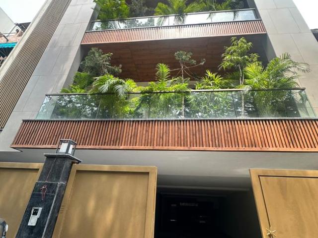 4 BHK Independent Builder Floor in Greater Kailash I for resale New Delhi. The reference number is 20703863