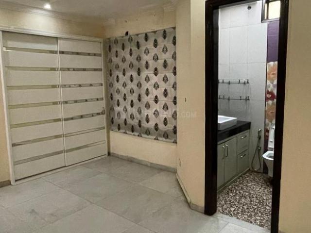 4 BHK Independent Builder Floor in Greater Kailash II for rent New Delhi. The reference number is 19246331