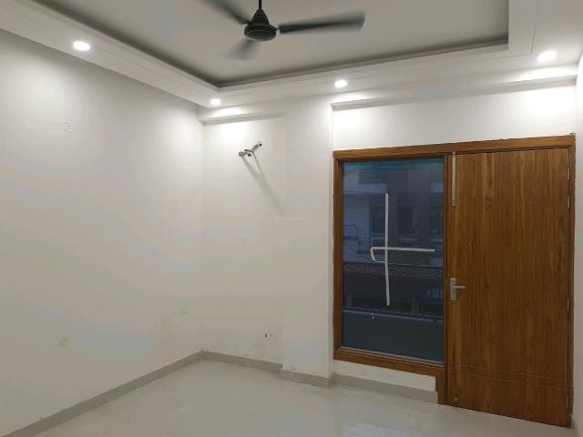 4 BHK Independent Builder Floor in Green Field Colony for rent Faridabad. The reference number is 16370521