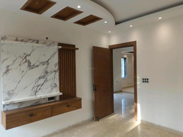 4 BHK Independent Builder Floor in Green Field Colony for rent Faridabad. The reference number is 19875821