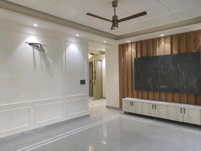 4 BHK Independent Builder Floor in Green Field Colony for rent Faridabad. The reference number is 20149509
