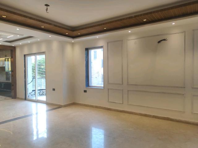 4 BHK Independent Builder Floor in Green Field Colony for rent Faridabad. The reference number is 20214355