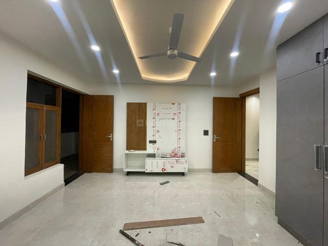 4 BHK Independent Builder Floor in Green Field Colony for rent Faridabad. The reference number is 20314341