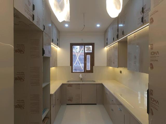 4 BHK Independent Builder Floor in Green Field Colony for resale Faridabad. The reference number is 19239916