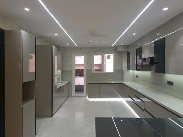 4 BHK Independent Builder Floor in Green Field Colony for resale Faridabad. The reference number is 19551480
