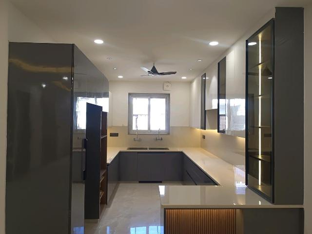 4 BHK Independent Builder Floor in Green Field Colony for resale Faridabad. The reference number is 19640957