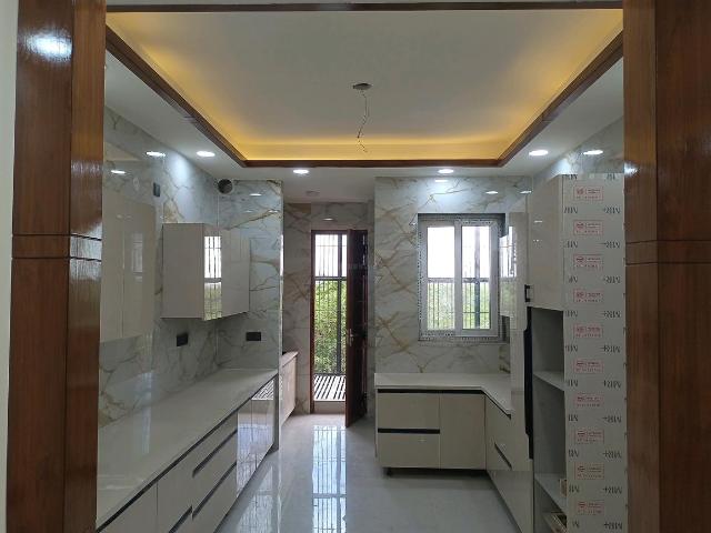 4 BHK Independent Builder Floor in Green Field Colony for resale Faridabad. The reference number is 19644079