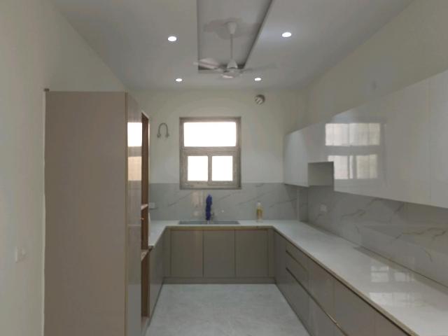4 BHK Independent Builder Floor in Green Field Colony for resale Faridabad. The reference number is 19859671