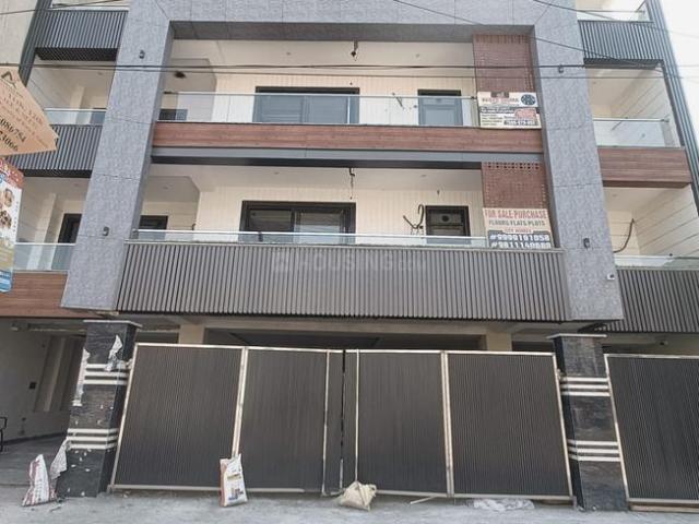 4 BHK Independent Builder Floor in Green Field Colony for resale Faridabad. The reference number is 19968273