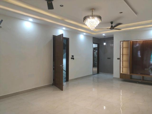 4 BHK Independent Builder Floor in Green Field Colony for resale Faridabad. The reference number is 20040032